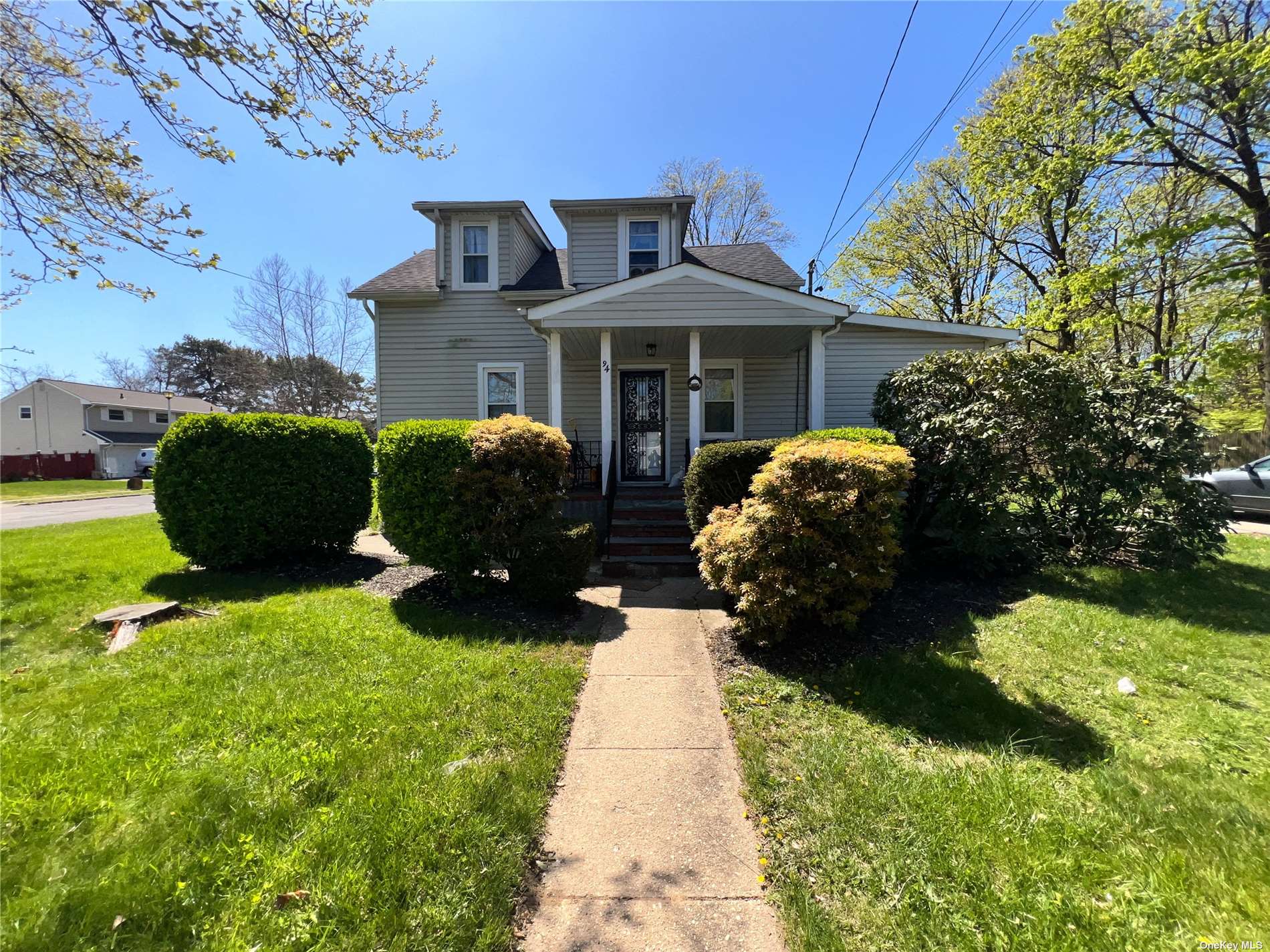 Cinnamon St, Central Islip, NY 11722