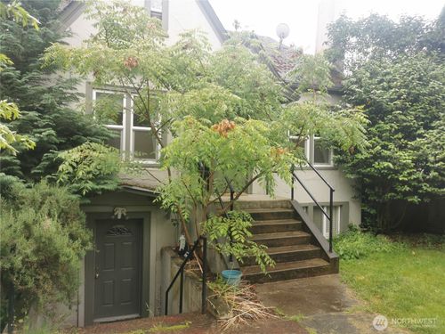 7822 Lake City Way Ne, Seattle, WA, 98115-4358 | Card Image