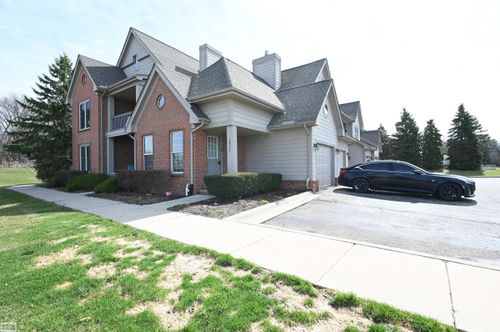28777 Berwick Ct, Chesterfield, MI, 48047-5423 | Card Image