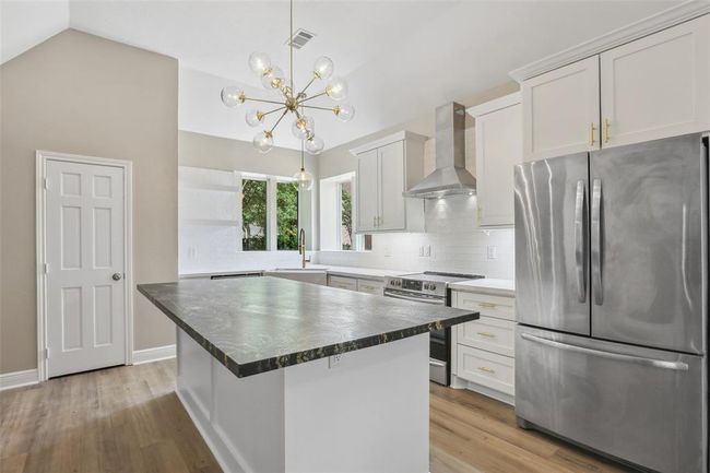 6034 Pin Oak Pl, House other with 4 bedrooms, 4 bathrooms and 2 parking in Spring TX | Image 6