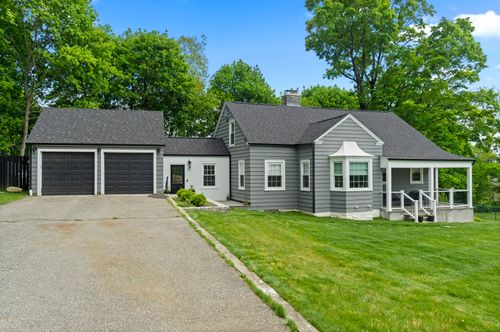 227 Sugar St, Newtown, CT, 06470-1850 | Card Image