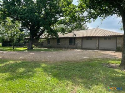 890 N State Highway 95, House other with 3 bedrooms, 2 bathrooms and null parking in Yoakum TX | Image 3