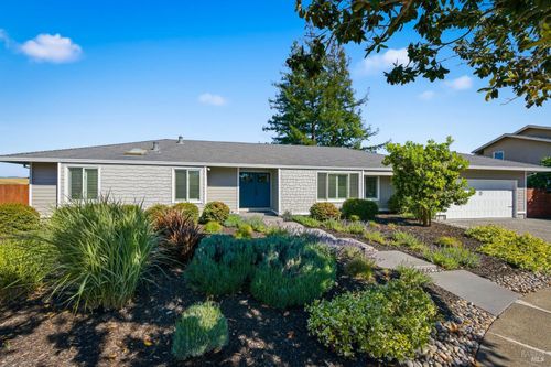 3392 Royal Court, Napa, CA, 94558 | Card Image
