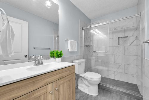1427 Erin Dr Se, Airdrie, AB, T4B2E9 | Card Image