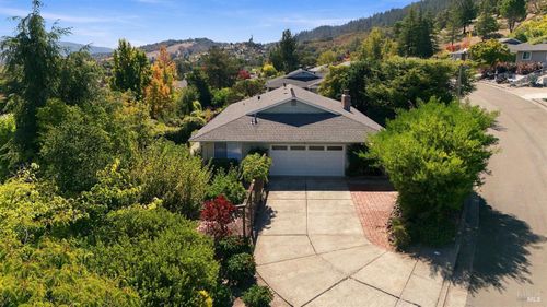 416 Oak Vista Dr, Santa Rosa, CA, 95409-6342 | Card Image