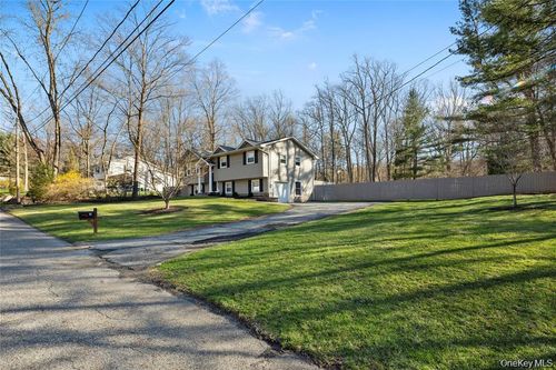 3 Bell Ct, Airmont, NY, 10901-6402 | Card Image