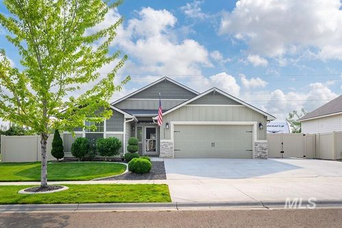 2244 S Knotty Timber Pl, Meridian, ID, 83642-7326 | Card Image