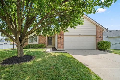 2318 Faircreek Ridge Dr, Fairborn, OH, 45324-2114 | Card Image
