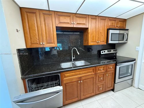 209-120 Lakeview Dr, Weston, FL, 33326-2513 | Card Image