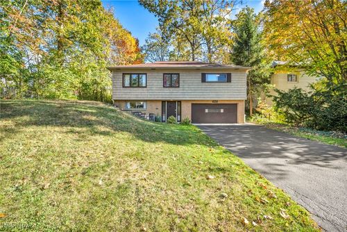 4056 Meadowbrook Blvd, University Heights, OH, 44118-3860 | Card Image