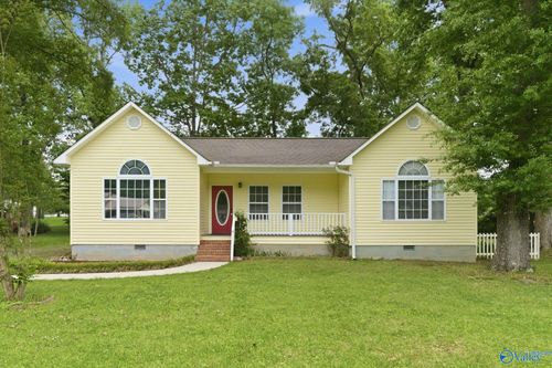 323 Woodall Ln, Scottsboro, AL, 35768-4214 | Card Image