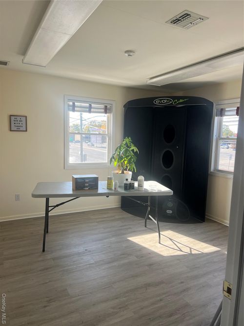 409 Patchogue Rd, Port Jefferson Station, NY, 11776-1005 | Card Image