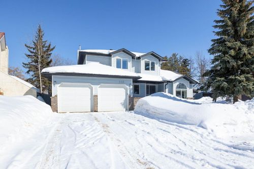 113 Silverdale Gdns, Fort Mcmurray, AB, T9H3S6 | Card Image