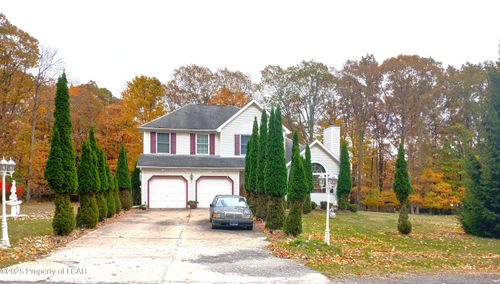 25 Colony Dr, Hazleton, PA, 18202-9539 | Card Image