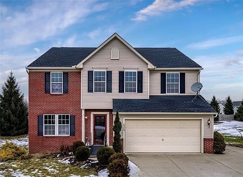 4399 Stoneledge Dr, Richmond Heights, OH, 44143-2572 | Card Image