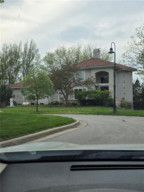 11712 Overbrook Rd, Leawood, KS, 66211-2224 | Card Image