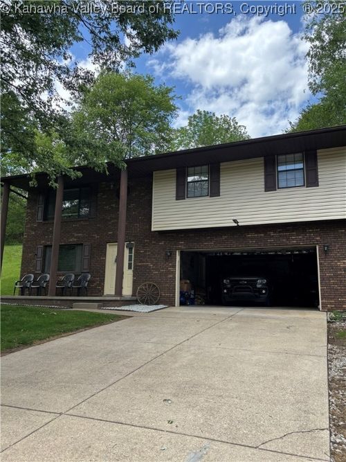 5222 Dalewood Dr, Cross Lanes, WV, 25313-1704 | Card Image