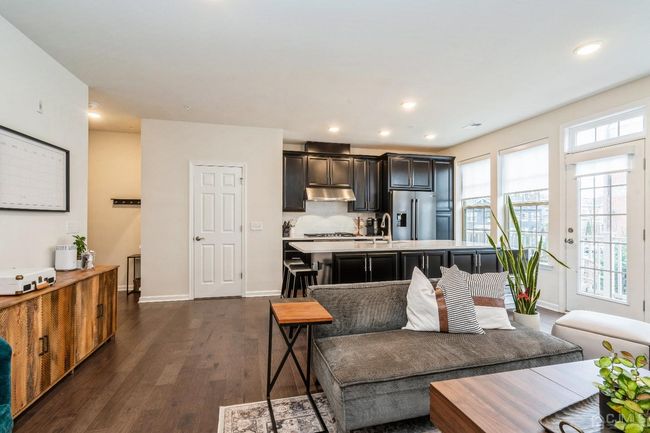 5 Robeson St, Townhouse with 2 bedrooms, 3 bathrooms and null parking in Somerville NJ | Image 5