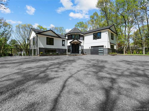 5 N Hills Rd, East Norwich, NY, 11732-1142 | Card Image