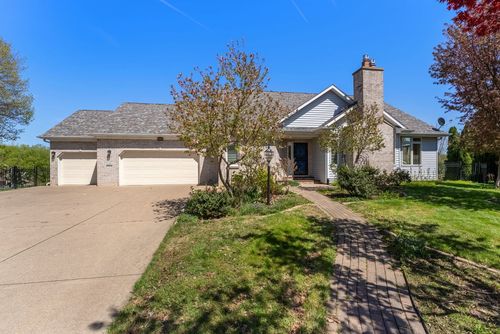 4629 Willowwood Ct, Davenport, IA, 52807-3446 | Card Image