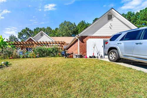 11045 Knotty Pine Pl, Hampton, GA, 30228-3293 | Card Image
