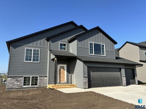 5612 E Ashwood Cir Circle, Sioux Falls, SD, 57108 | Card Image