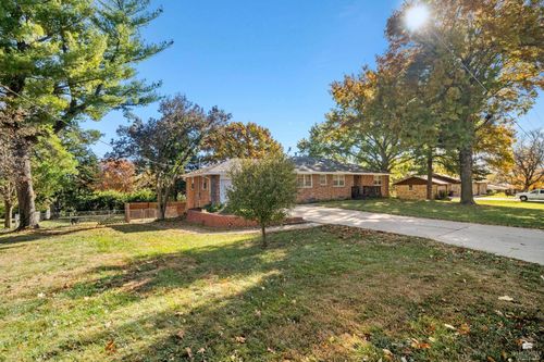 1522 Givens Rd, Manhattan, KS, 66503-2419 | Card Image