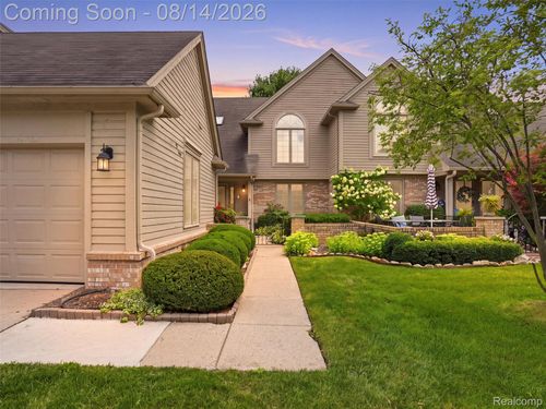 16905 Coral Ln, Macomb, MI, 48042-1118 | Card Image