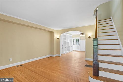 913 E 37th St, BALTIMORE, MD, 21218-2015 | Card Image