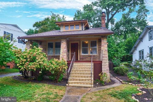 2917 1st Rd N, ARLINGTON, VA, 22201-1011 | Card Image