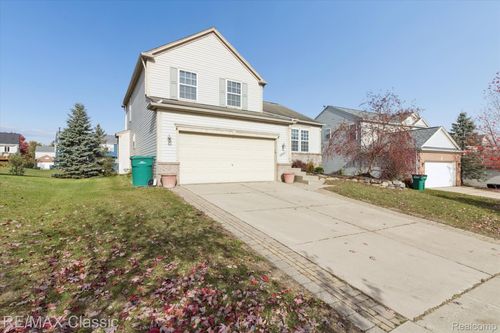 868 Deer Run Lake Rd, Holly, MI, 48442-1570 | Card Image