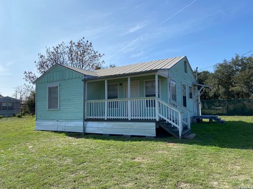 321 Duck St, Pleasanton, TX, 78064-3000 | Card Image