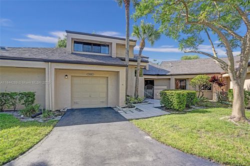 9444 Chelsea Dr N, Plantation, FL, 33324-6270 | Card Image