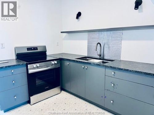 58 1/2 Fourth Street, Chatham, ON, N7M2G2 | Card Image