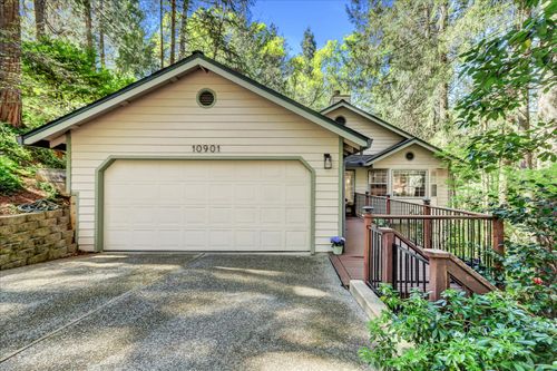 10901 Footwall Dr, Grass Valley, CA, 95945-7400 | Card Image