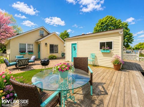 37861 Elmlane, Harrison Twp, MI, 48045-2713 | Card Image