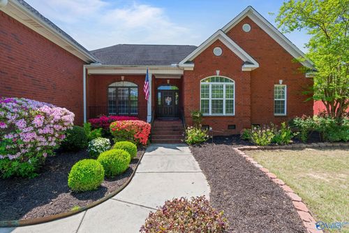 4402 Cove Nestle Dr Se, Owens Cross Roads, AL, 35763-8216 | Card Image