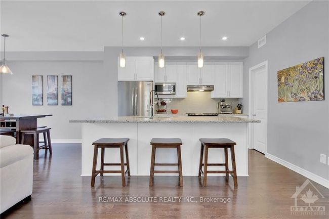 266 Wood Acres Grve, House attached with 3 bedrooms, 3 bathrooms and 2 parking in Blossom Park - Airport and Area ON | Image 5