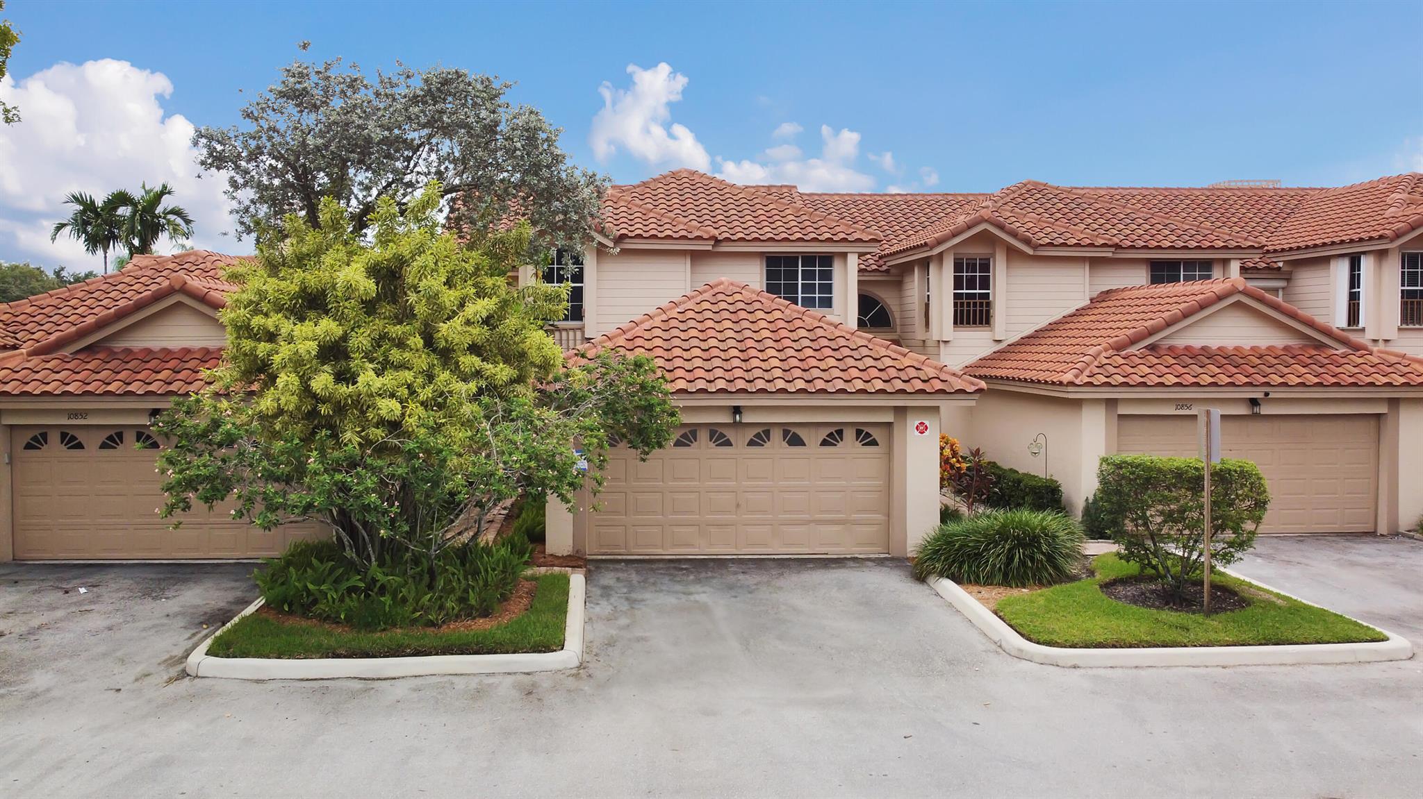 Cypress Glen Dr, Coral Springs, FL 33071