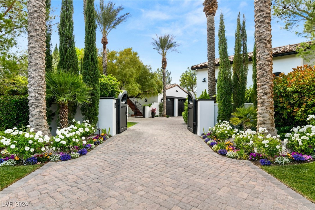 Quintessa Cir, Las Vegas, NV 89141