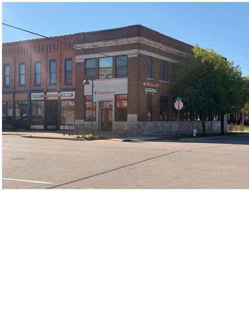 2-106 E Main St, Fennville, MI, 49408-8428 | Card Image