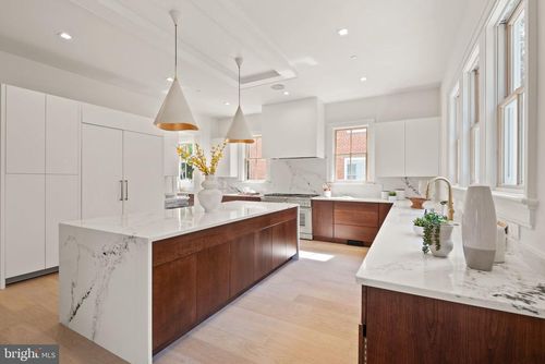 5022 Cathedral Ave Nw, WASHINGTON, DC, 20016-2646 | Card Image