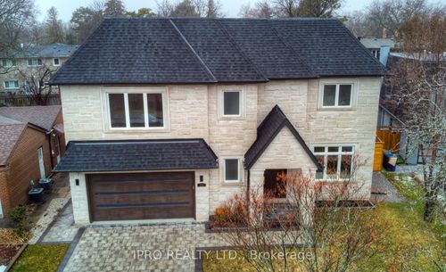 12 Balding Crt, North York, ON, M2P1Y7 | Card Image