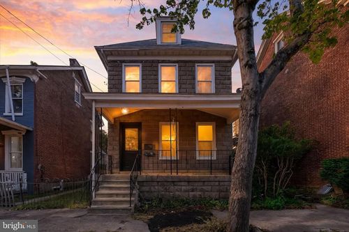 627 Chestnut St, POTTSTOWN, PA, 19464-6040 | Card Image