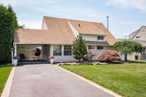112 Twin Ln N, Wantagh, NY, 11793-1916 | Card Image