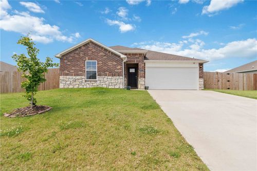 613 S Smith Ave, Gentry, AR, 72734-9526 | Card Image