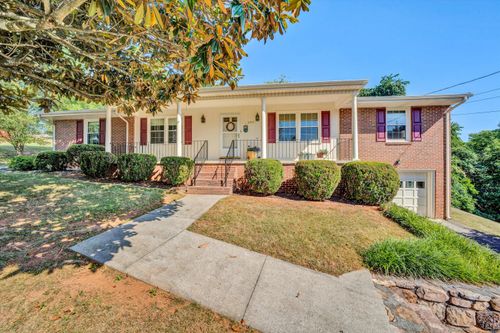 4911 Cave Spring Cir, Roanoke, VA, 24018 | Card Image