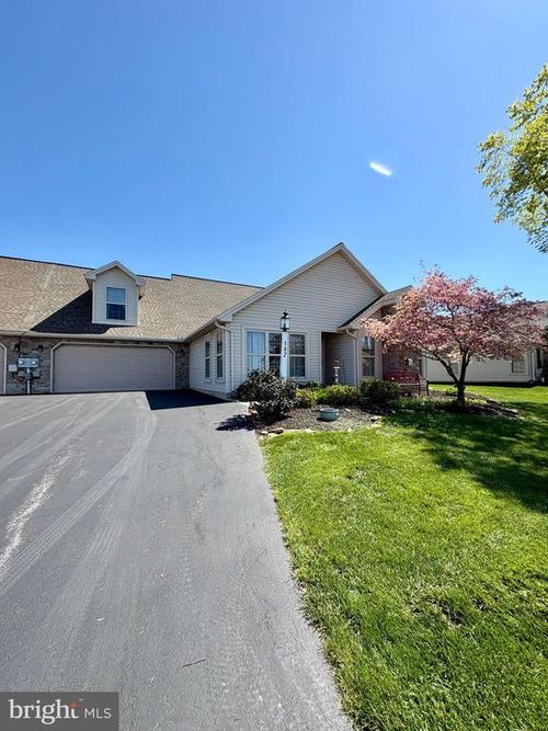 102 Heather Glen Dr, RED LION, PA, 17356-9118 | Card Image