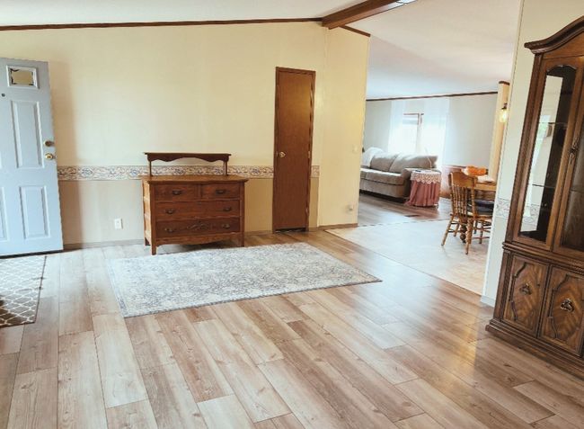 Entryway/Living area #1 | Image 6