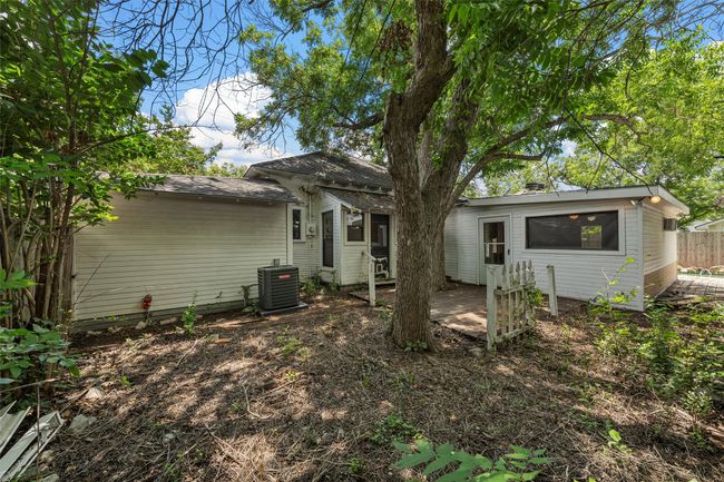 Rear view of house | Image 33